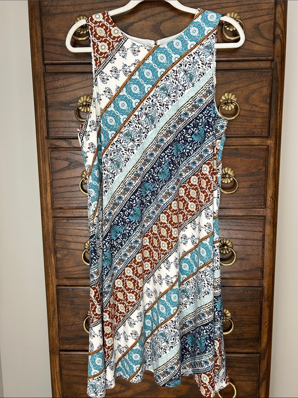 Anne Klein Sleeveless Diagonal Print Midi Dress in Teal, Rust & White, Size L